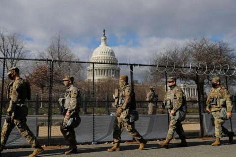 Capitol hill gai National guardun ithuru 60 dhuvahu thibumah fuluhun edhefi 
