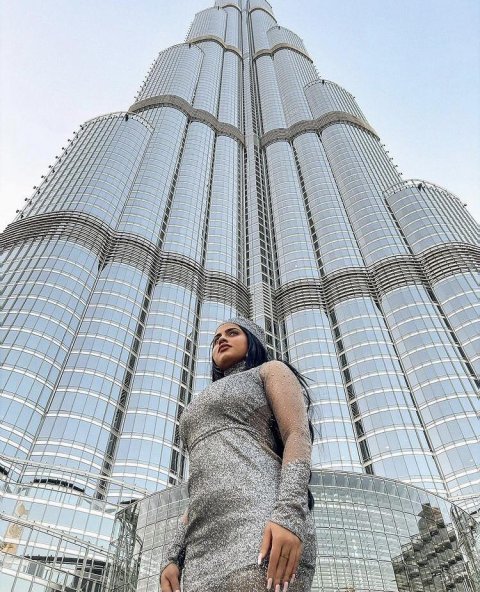 Kaizeen ge ufan dhuvas faahaga kuruun mifaharu Burj Khalifa gai 