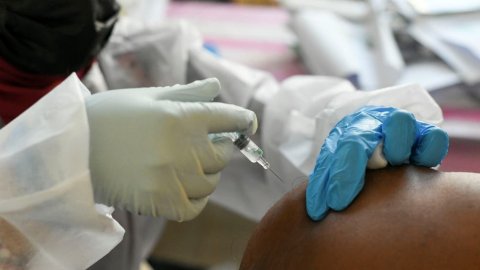UAE ge zuvaanun vaccine jahan govaa laifi