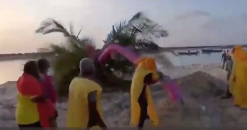 Fiyaathoshi kula laafai huri rukeh MDP Supporterun thakeh kandaalaifi
