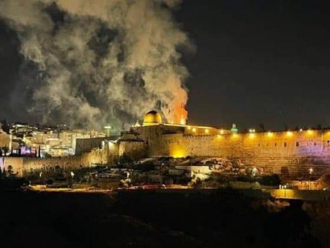 Israel sifain dhin hamalaa ehgai Masjidul Aqsa sarahadhugai alifaan roa vejje