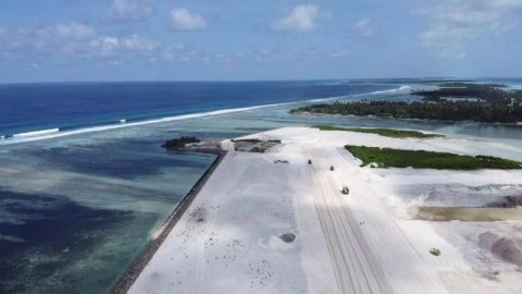 Faresmathoda gai hadhaa Airport ge runway gai thaaru alhan thayyaaru vanee