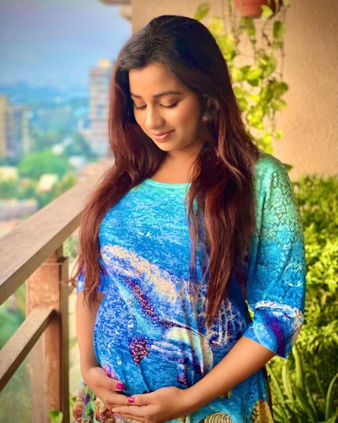 Shreya Ghoshal vihaifi. Libunee firihen kuhjeh