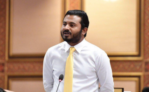 Gamu dhaairaage membaru Visam ge thaureef Raees Solih ah