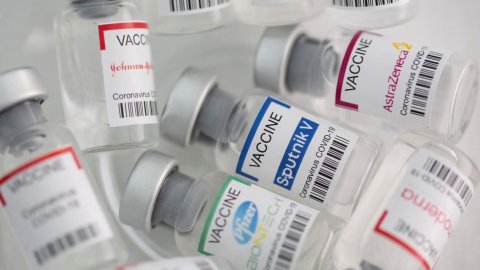 Eki vahtharuge vaccine in dose hamakuraathee WHO in inzaaru dheefi