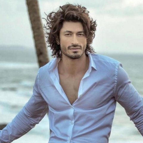 Action hero Vidyut producer akah