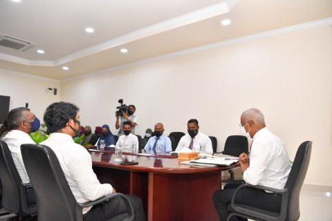 Funadhoo tharahqee kuraanee marukazee rashehge gothugai: Raees