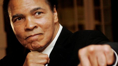 Boxing lagend Mohamed Ali ge kurehun thakeh neelamugai vihkaalaifi