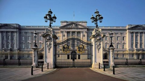 UK shaahee aailage kureege gekolhu Buckingham Palace engenee kihaa varakah?