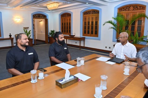 Vaki kulhivareh thafaatheh nukuraanan: Raees