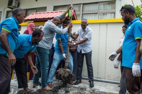 Kanba aisarani hingumugai 10 anbugas indhaifi