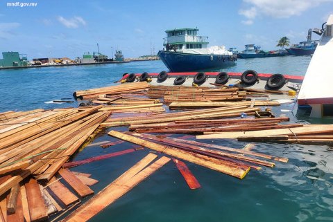 Lakudi barukohgen dhathuru kuri dhoanyeh T- jetty sarahadhah fethijje