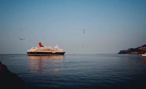 Bermuda triangle balaalan cruise eh, Boat gehlijje nama 