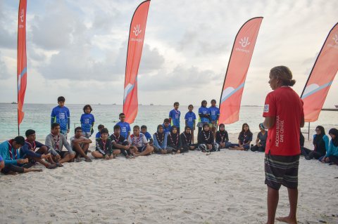 dhuniyege kandhuthakuge dhuvahaa gulhigen Dhiraagun kuda kudhinnah hassa harakaiy thakeh bavvaifi