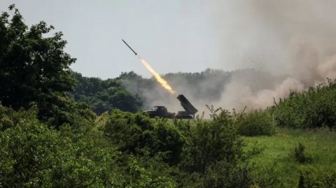 Russia fadha gaumakah fiyavalhu elhumakee insaaniyyathah kurevey nurahkaleh: Russia