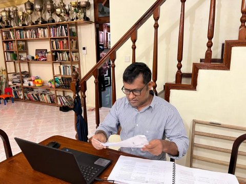 Raees Nasheed ge kokko Nazim Sattar ah thoonu echakun hamalaadhee zaham kollaifi