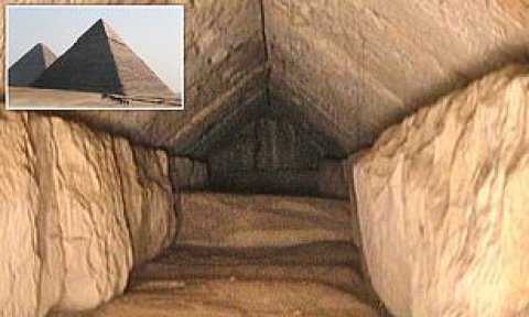 Giza Pyramid ge therein 30 feet ge dhigu mageh!