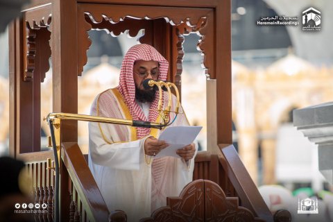 32 aharah fahu Sheikh Saud Al-Shuraim Mecca ge Masjid Al Haram ge Imam kamun retire kuravvaifi