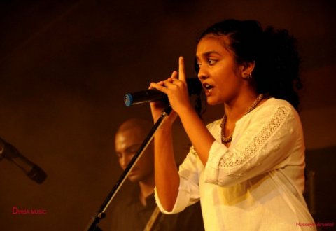 Shaahee coronation concert gai dhivehi lava kiyunteriyaa Zaara ge hushaelhumeh