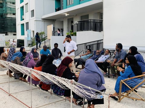 Goathi bahaathee hiyaa flat in kuli dhekkun hutaalah mashvaraa kuranee