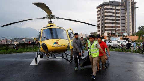 Everest kairiah helicopter er  vehti 6 meehun maru