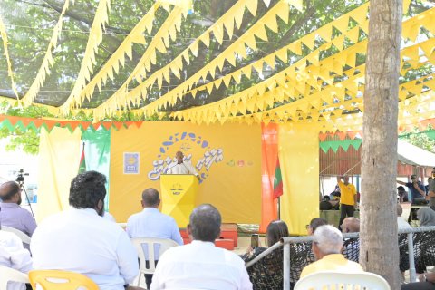 Riyaasee inthihaabu gai komme candidate akah haradhu kureveynee 564 million rufiyaa