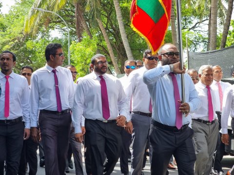 Raees Yameen ge candidacy form elections commission ah hushahelhun