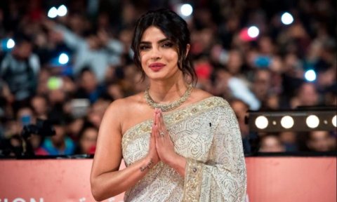 Priyanka bollywood dhookohlee keehve?