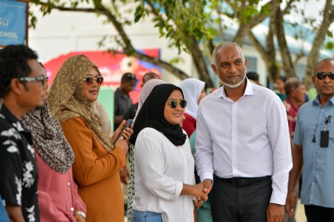 Sarukaarakah kameh kurevenee rayyithun 2 faharah goi ninmaigen: raees muizzu