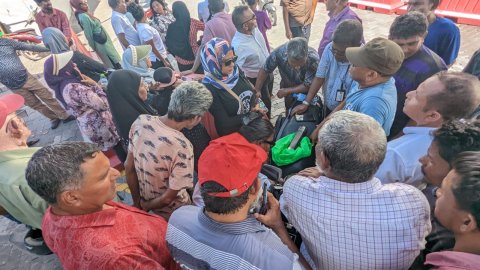 Raees Yameen ge supporters in court kaireegai