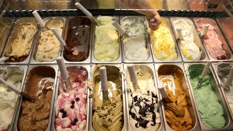Italy gai dhanvaru Ice cream vikkun manaa kuranee?