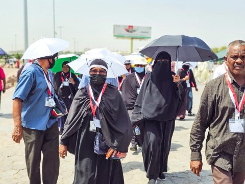 Hajjun aumah fahu rakkaatherikamuge fiyavalhu thah alhan edhijje