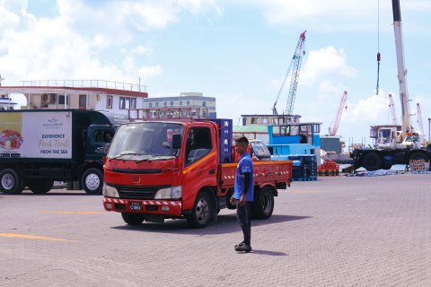 Bonded warehouse gai container bahattaidhey agu anehkaa ves bodu kohfi