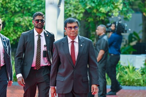 Dr. Jameel ge suvaaleh Mu'uthasim ah: Raees Yameen ge candidacy baathil koffai hama nidhi libeytho?