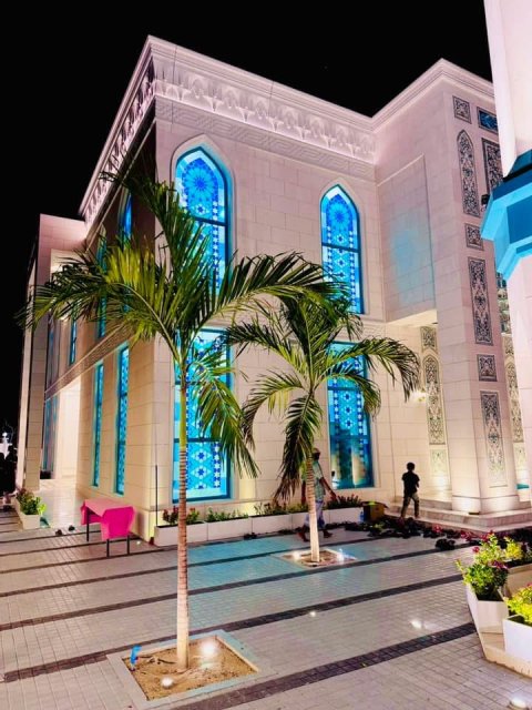 އޭދަފުށީގައި އަލަށް އިމާރާތްކުރި ހިތްގައިމު ރީތި މިސްކިތެއް