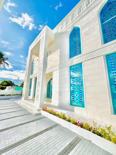 އޭދަފުށީގައި އަލަށް އިމާރާތްކުރި ހިތްގައިމު ރީތި މިސްކިތެއް