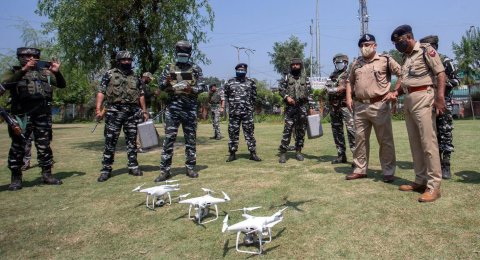 Pakistan ah hamaladheyn India in fonuvaali 25 drone vahtaalaifi