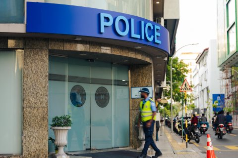 Fuluhunge thijoorin gehlunu 30,000 dollar ah veegoi adhives nubuney