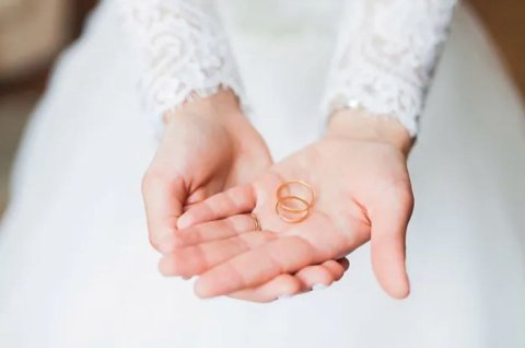 Alathu kaiveni kuran enme rangalhee kon umureh?