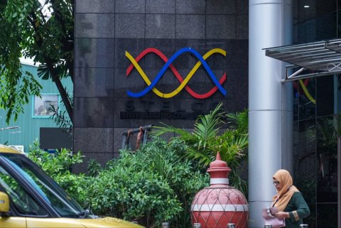6 gadiru fahun Male' ah karant dheefi