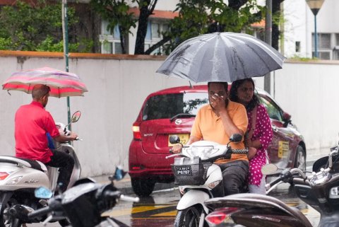 Samaaluvey! kuriyah oi 3 dhuvahu raajje ah moosun goas