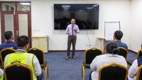 Aa terminal gai khidhumai dhey 300 muvazzafunnah khaassa thamreenu thakeh fashaifi