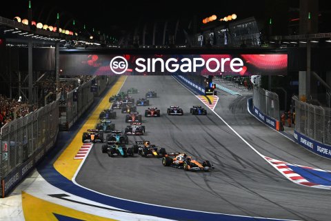 Amex platinum card in viyafaari koggen Formula 1 Singapore race balaalumuge furusathu!