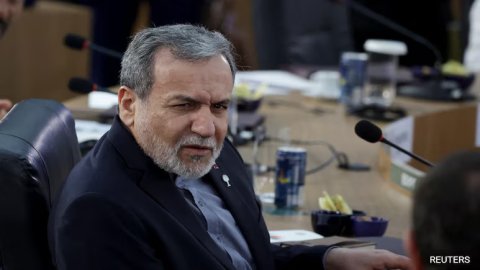 Iran ge nuclear programme eh nuhutteyne: Araghchi