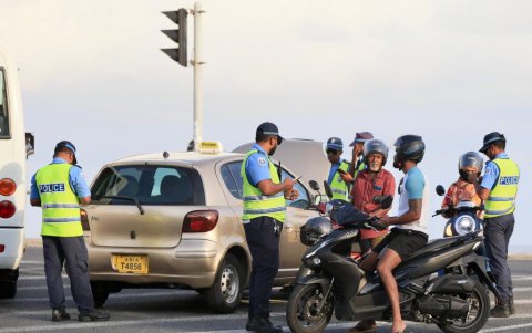 Minivan dhuvahaai gulhigen vaki sarahahdhu thakeh ga ehgamu ulhandhu dhuvvun manaa koffi