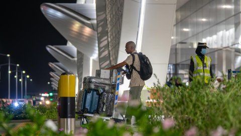 Mi aharuge furathama 6 mas dhuvahu VIA in 4 million passengerunnah khidhumaiy dheefi