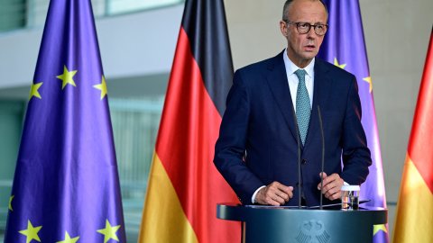 Gathuluaanmu hingan yahoodheen beynun kura hathiyaaru foarukohdhinun Germany in huttaalanee