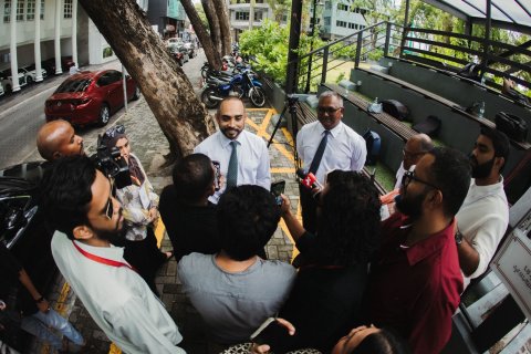 Falaah ge vaahaka kuvveri kuran Asward dhekolhu hadhaifi