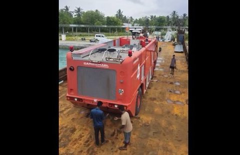 Fuvahmulak airport oporation ah gennan addu in fire lorry eh gendhanee