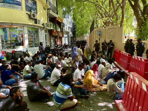 Noosverinnah aniyaa kurumahfahu muzaahara roolhaalaifi
